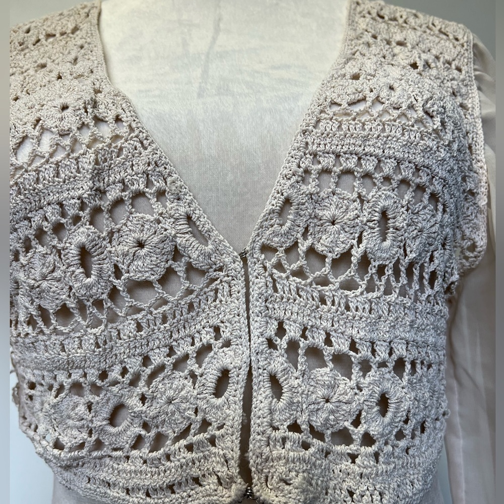 Crochet Sheer Cream Cover Up Women’s Size Medium - Picture 4 of 8